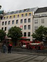 800 kg Fensterrahmen drohte auf Strasse zu rutschen Koeln Friesenplatz P02